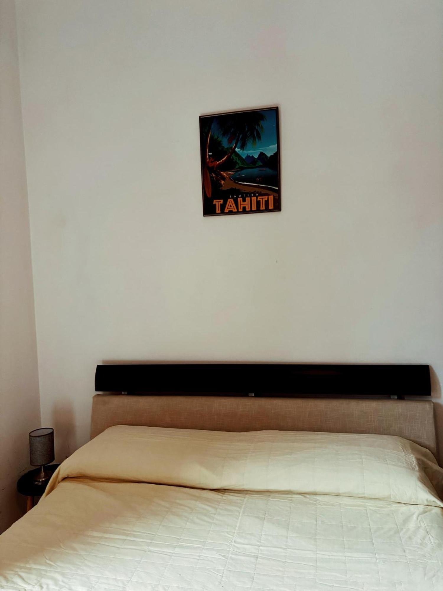 Station Comfort House Pagani Bagian luar foto